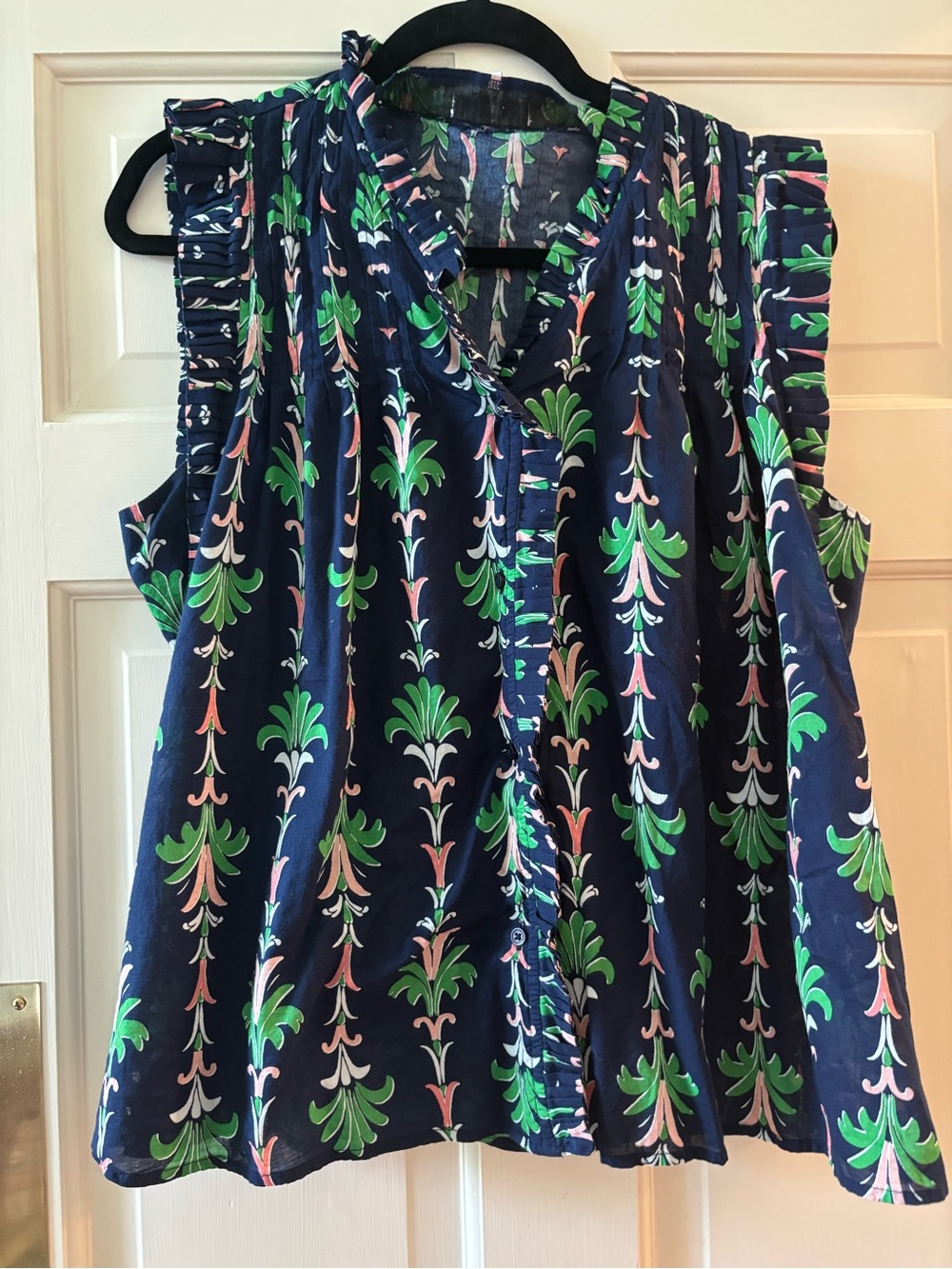 crown & ivy Navy Sleeveless Floral Ruffle Button-Front Top